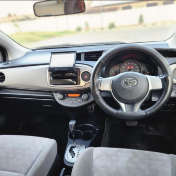 [DASHBOARD] TOYOTA VITZ KSP130 1KR-FE 2011